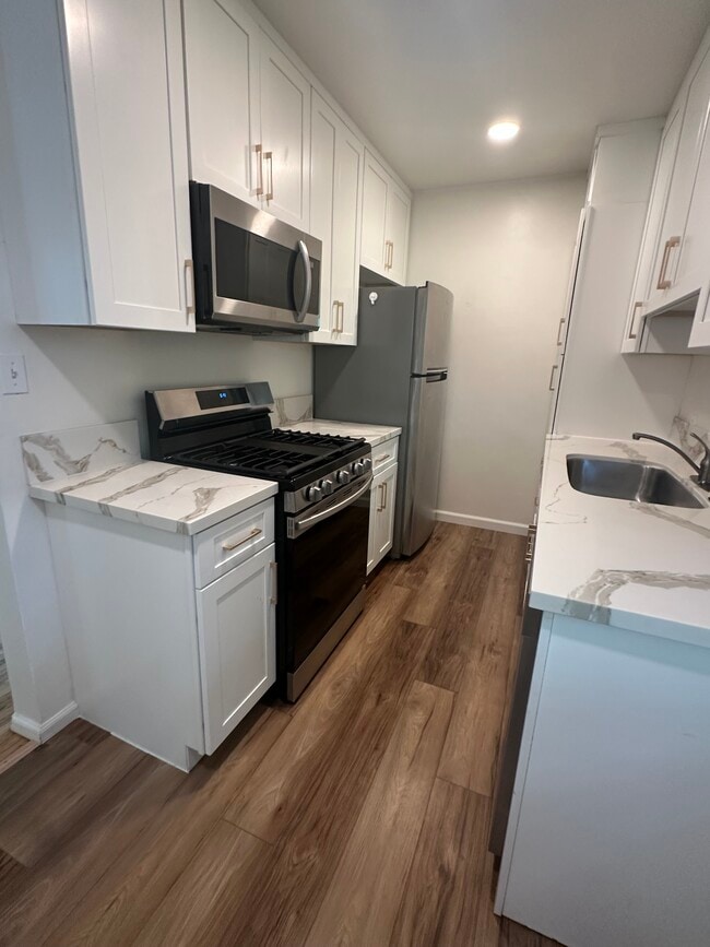 Photo - 1336 Berkeley St Unit 2