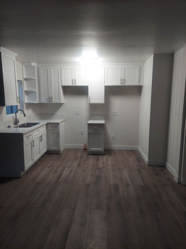 Photo - 845 W Olive St