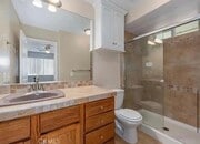 Photo - 633 W 5th St