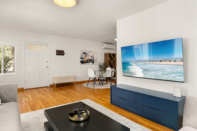 Photo - 1169 Amherst Ave Unit #1173-1/2