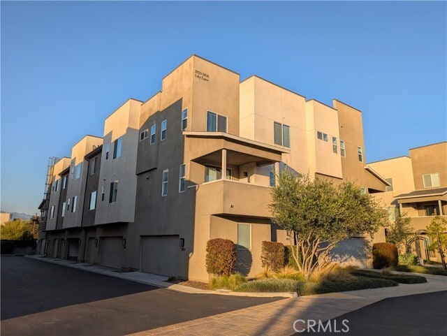 Building Photo - 2823 Lily Ln