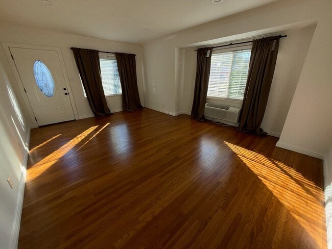 Photo - 14641 Moorpark St Unit 1