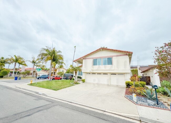 Photo - 203 Chapalita Dr