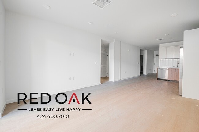 Photo - 856 S Gramercy Dr Unit 102