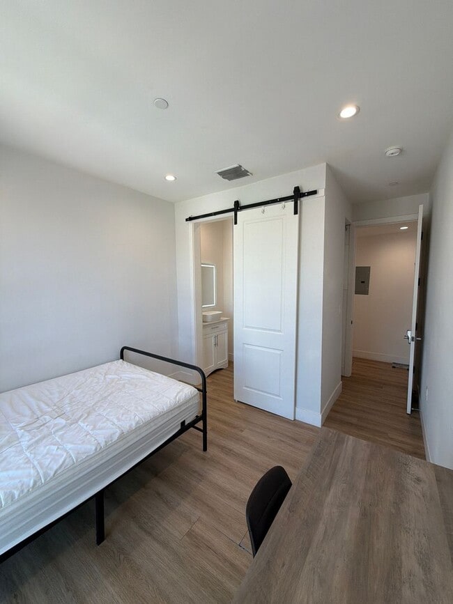 Photo - 3107-3107 Normandie Ave Unit 3105 B4-4