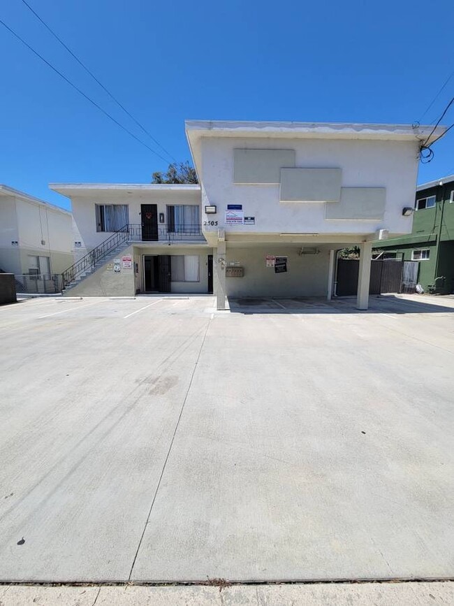 Building Photo - 2505 S Denison Ave Unit 3
