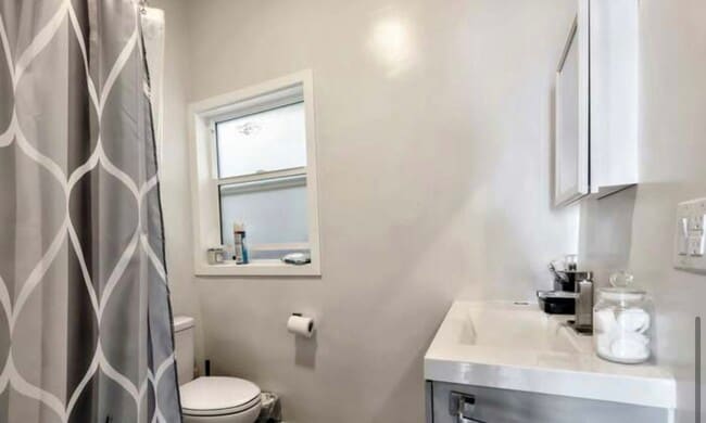 Building Photo - 1824 S Highland Ave Unit 1826 and half Rental