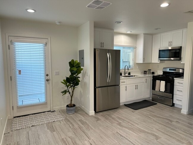Photo - New Studio in Orange Unit 1451-D