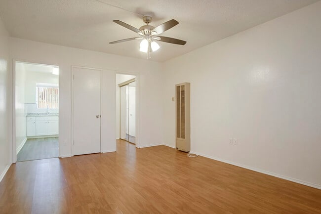 Photo - Acacia Courtyard