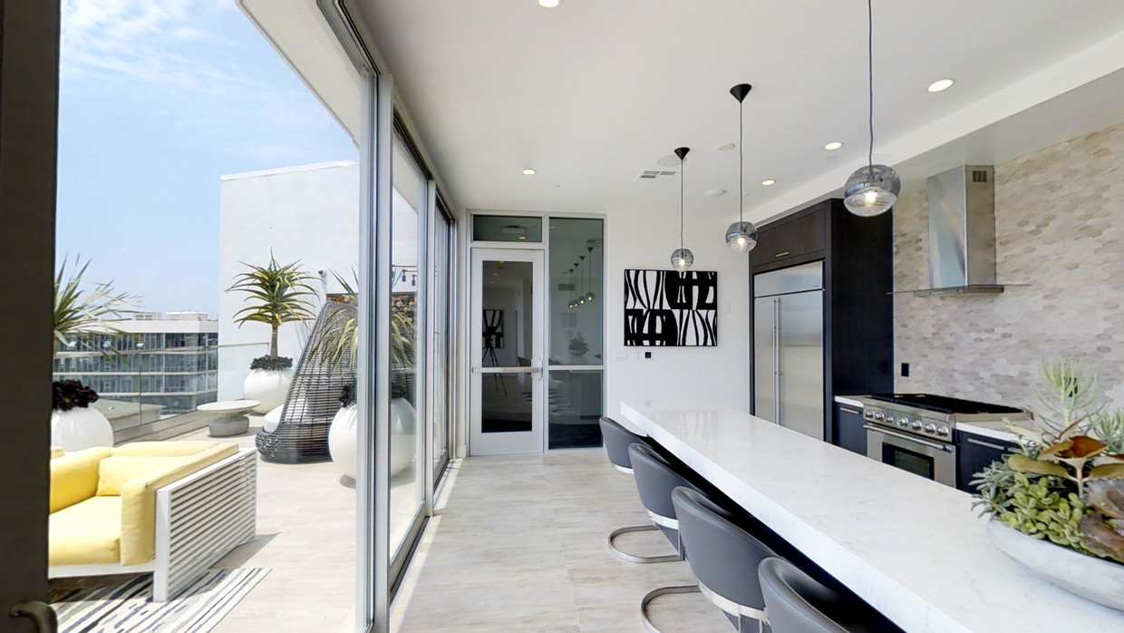 3D Tour - Domain Weho Apartments