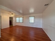 Photo - Glenoaks, 625-633 1/2 Unit 633 1/2