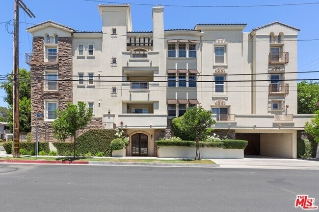 Building Photo - 4202 Whitsett Ave Rental