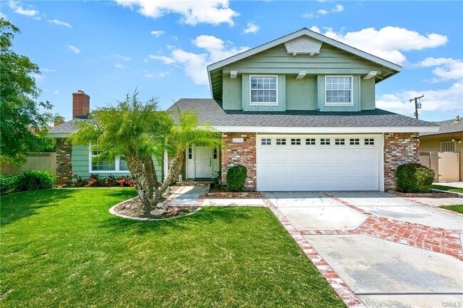 Building Photo - 17353 Elm St