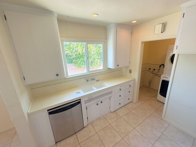 Photo - Peaceful Living in Mar Vista Home w/ Spacious Backyard!