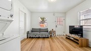 Photo - 729 E 7th St