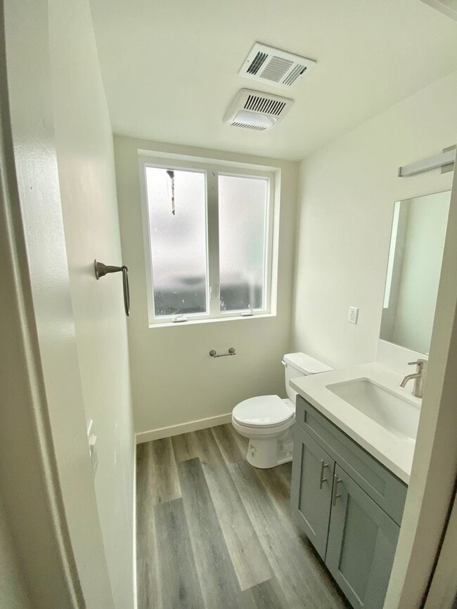 Photo - 2409 1/2 Ridgeley Dr Unit #2409 1/2