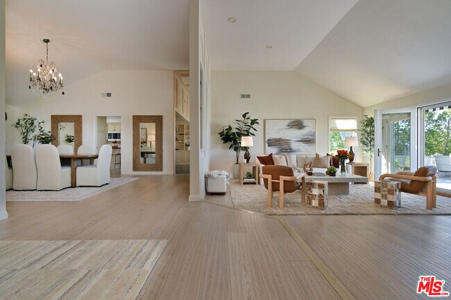 Photo - 3635 Fawndale Pl