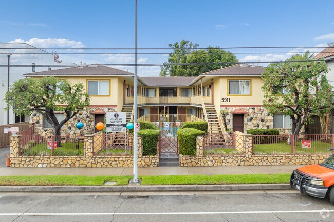 Photo - Chateau Whitsett Apartments