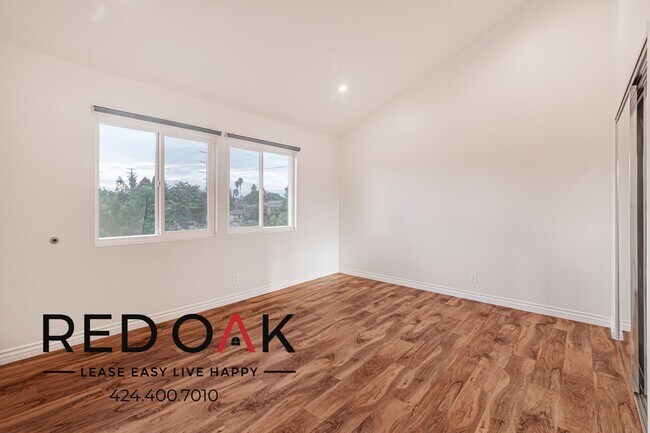 Photo - 11218 Oxnard St Unit 4