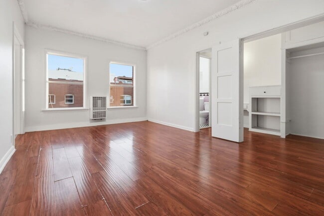 Building Photo - 724 S Mariposa Ave Unit 406