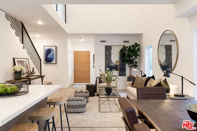 Photo - 846 N Alta Vista Blvd Unit 104