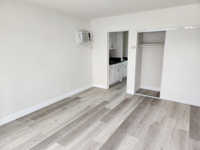 Photo - 5242 Cahuenga Blvd Unit #5