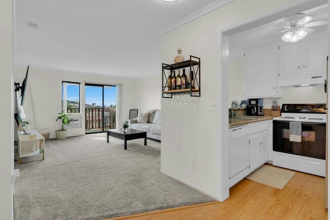 Photo - 6924 Hyde Park Dr Unit 209