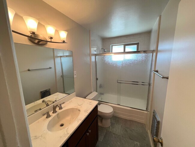 Photo - Charming 1 Bedroom unit, completely remodeled with In-Unit Washer/Dryer! Unit Oak 274
