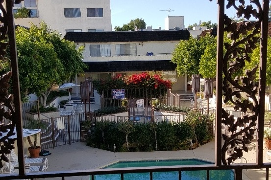 Building Photo - 5315 Yarmouth Ave Unit 212