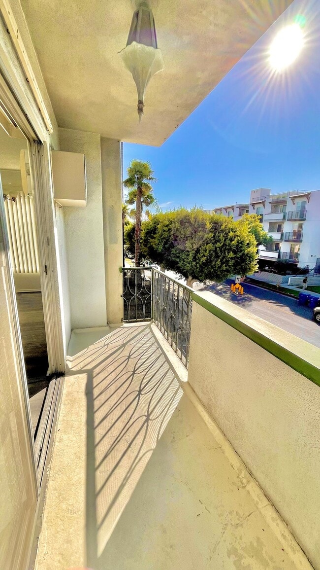Photo - 428 Hayworth Ave Unit 201