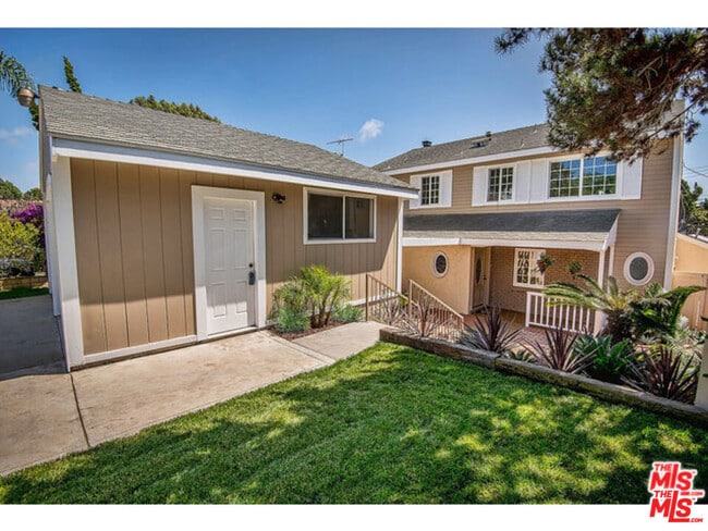 Photo - 7830 W 83rd St