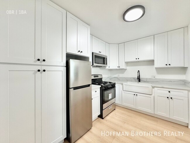 Building Photo - 5723 Willowcrest Ave