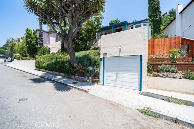 Photo - 1616 Redcliff St