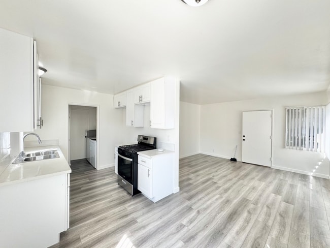 Photo - 636 Aerick St Unit 2