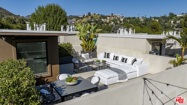 Photo - 2111 N Cahuenga Blvd Unit 14