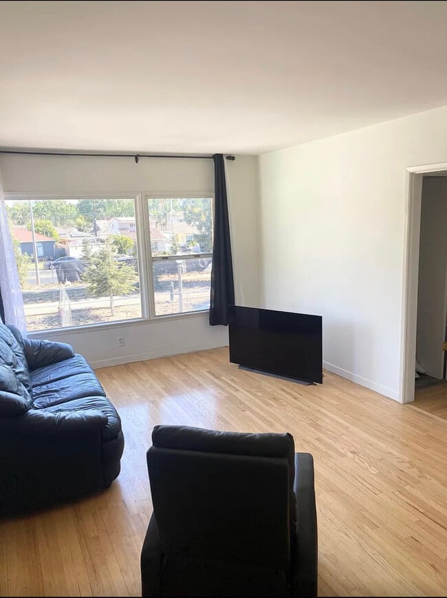 Photo - 11021 Culver Blvd