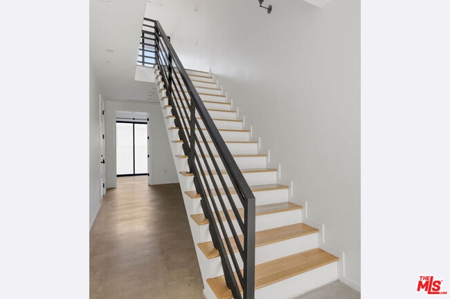 Photo - 1411 Roca Ln