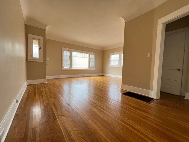 Dining room towards living room - 1642 La Fayette Rd Unit 1