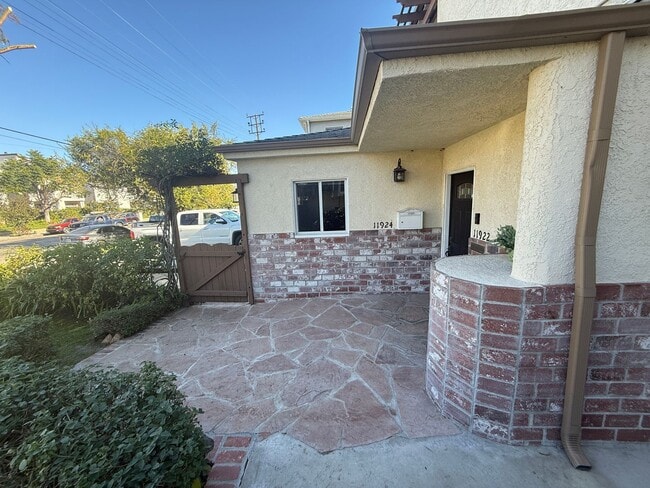 Building Photo - 2-Bedroom ADU with All Appliances Included in Valley Village!