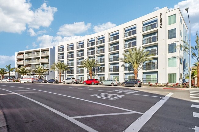 Building Photo - Pacific Heights II
