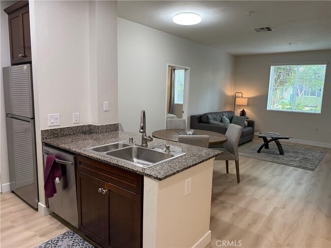 Photo - 1170 Scholarship