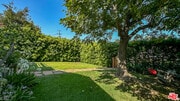 Photo - 3037 St George St