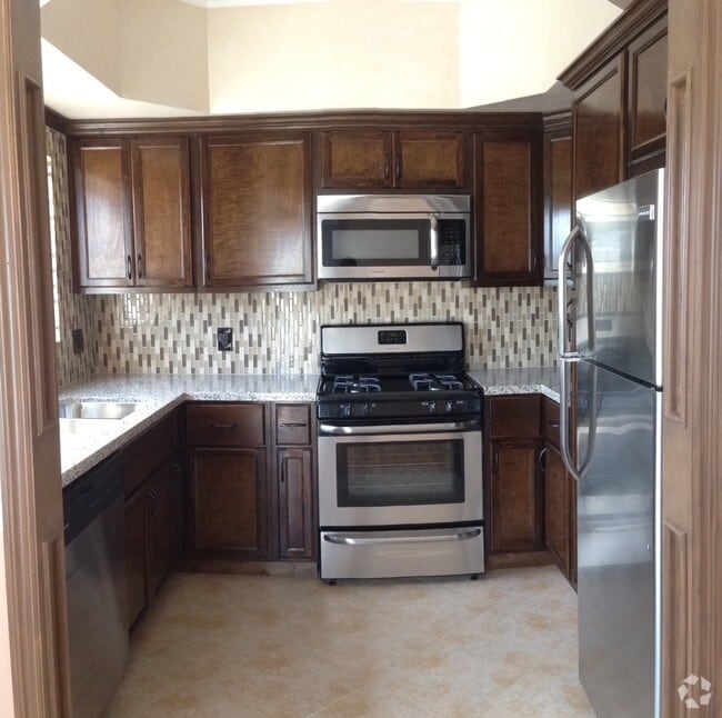 Building Photo - 532 N Orange Dr Unit N/A Rental