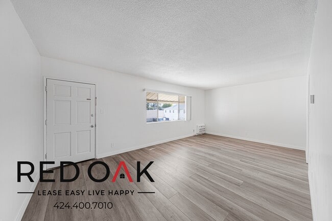 Photo - 8720 Owensmouth Ave Unit 9