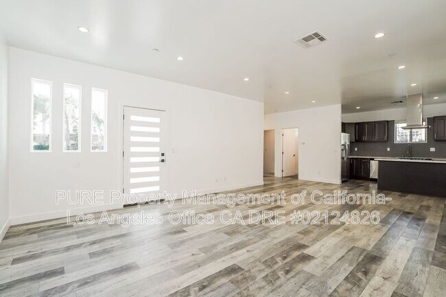 Photo - 1340 N Kenmore Ave