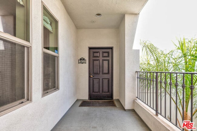 Photo - 10639 Woodbridge St Unit 303