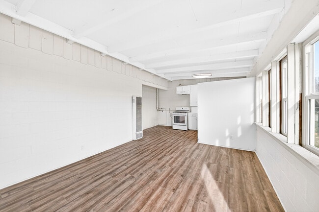 Photo - 11393 Lee Ave