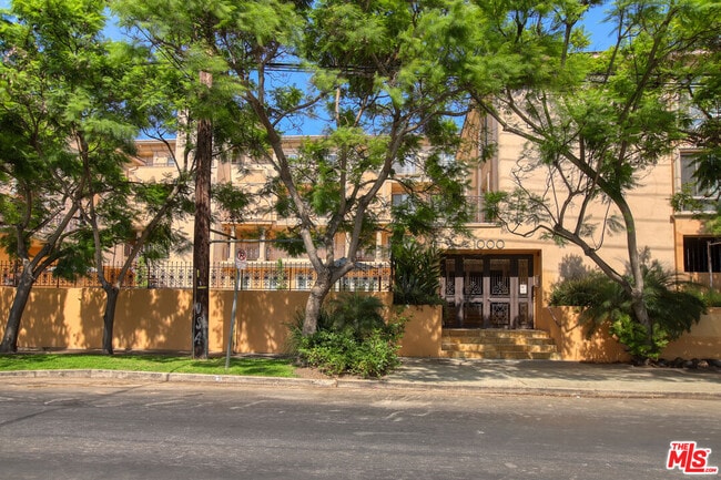 Building Photo - 1000 S Westgate Ave Unit 212