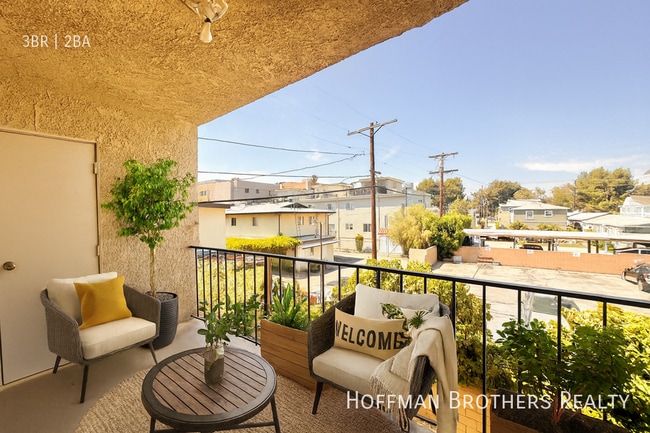 Photo - 11941 Weddington St