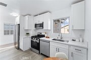 Photo - 765 Loma Ave Townhome